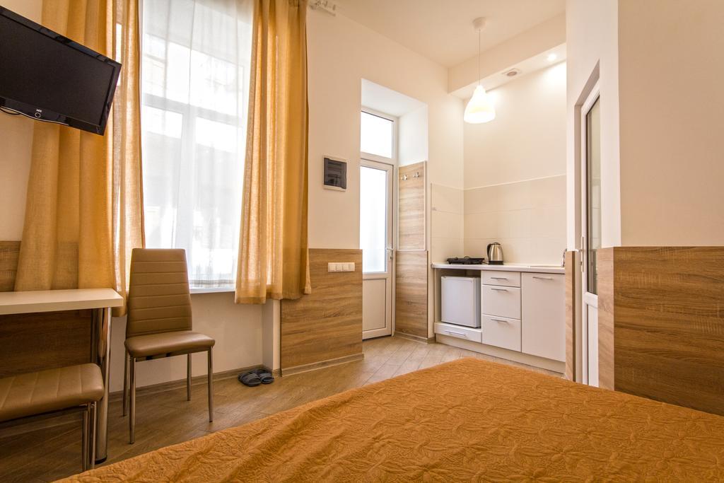 Mini Smart Apartments On Shpytalna 13- Economy Apartment Lemberg Exterior foto