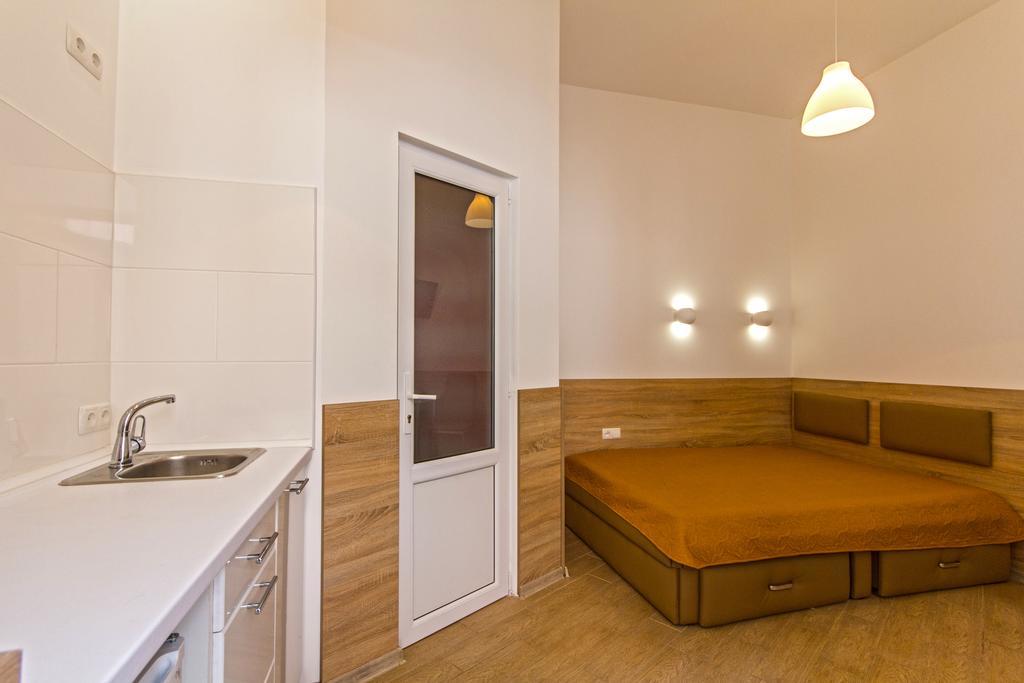 Mini Smart Apartments On Shpytalna 13- Economy Apartment Lemberg Exterior foto