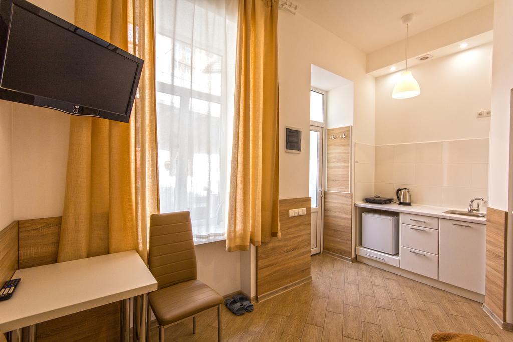 Mini Smart Apartments On Shpytalna 13- Economy Apartment Lemberg Exterior foto